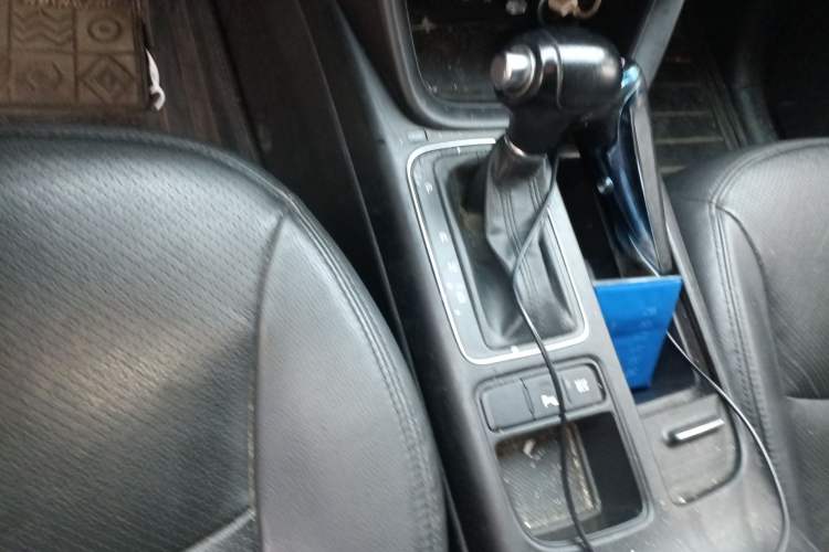 Used Kia Sorento 2013 2.2T 7-seat Diesel Luxury Edition Gear Lever