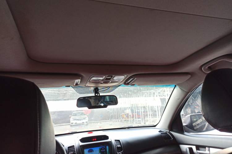 Used Kia Sorento 2013 2.4L 7-Seater Gasoline Comfort Version China IV Standard Headliner