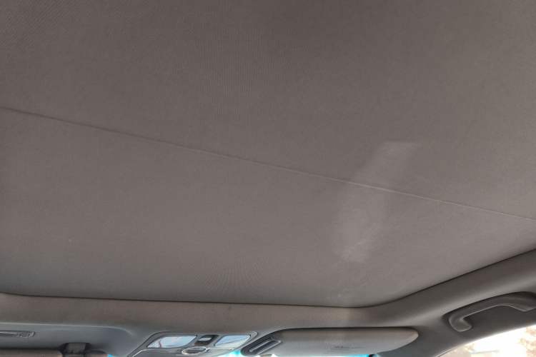 Used Kia Sorento 2013 2.4L 5-Seater Gasoline Comfort Version China IV Standard Headliner