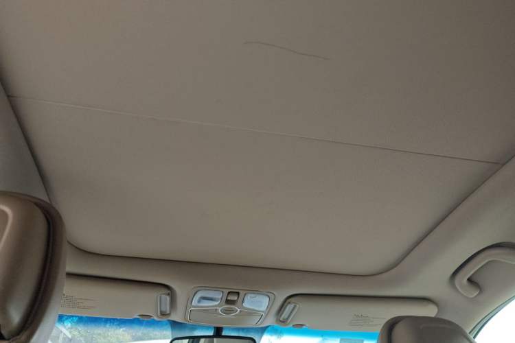 Used Kia Sorento 2013 2.4L 7-Seater Gasoline Luxury Version China IV Standard Headliner