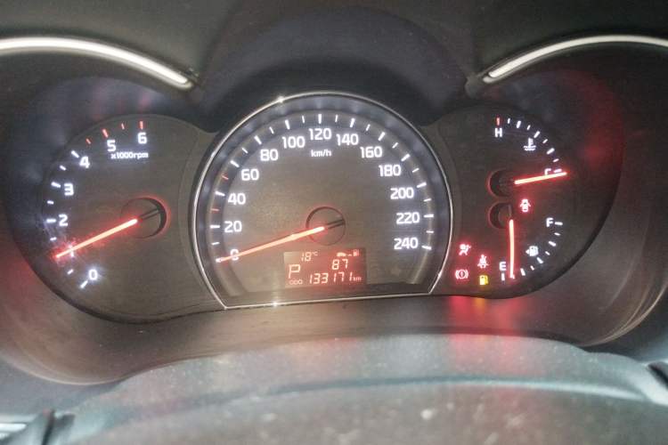 Used Kia Sorento 2013 2.2T 7-seat Diesel Comfort Edition Instrument Cluster
