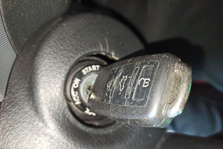 Used Kia Sorento 2013 2.4L 7-Seater Gasoline Comfort Version China IV Standard Interior 1
