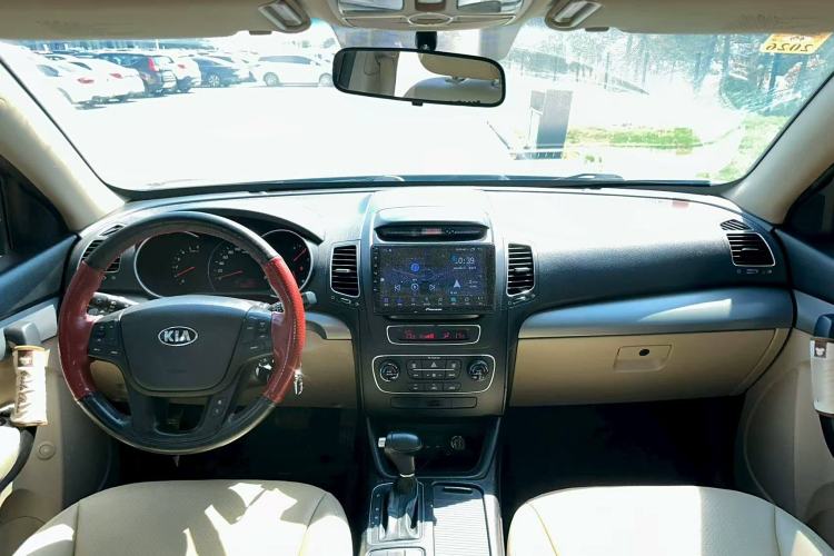 Used Kia Sorento 2013 2.2T 7-seat Diesel Comfort Edition Interior 1