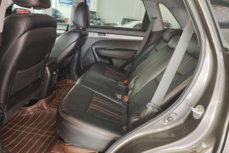 Used Kia Sorento 2013 2.4L 5-Seater Gasoline Comfort Version China IV Standard Interior 1