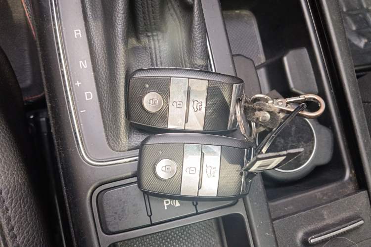 Used Kia Sorento 2013 2.2T 5-Seater Diesel Luxury Edition Interior 1