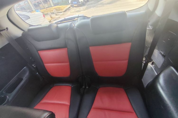 Used Kia Sorento 2013 2.4L 7-Seater Gasoline Comfort Version China IV Standard Interior 3