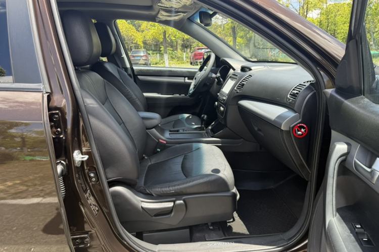 Used Kia Sorento 2013 2.2T 7-seat Diesel Luxury Edition Interior 3
