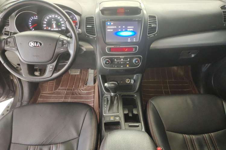 Used Kia Sorento 2013 2.4L 5-Seater Gasoline Comfort Version China IV Standard Interior 3