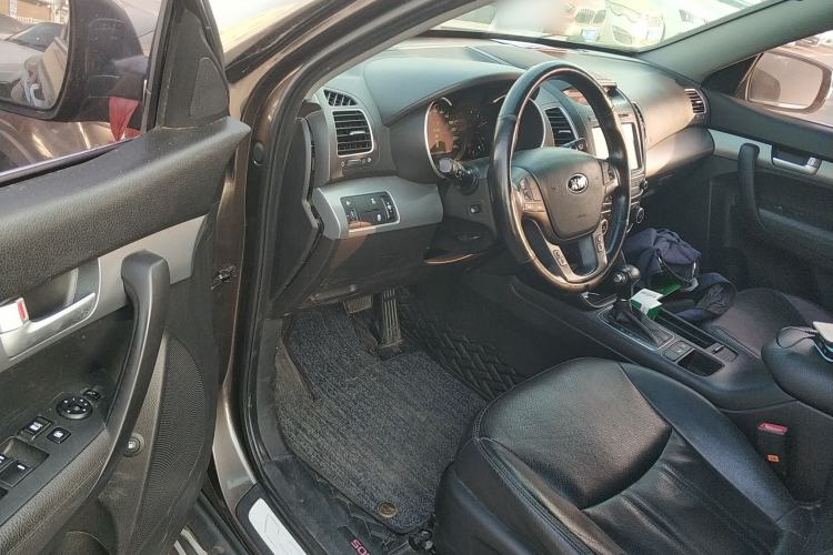 Used Kia Sorento 2013 2.2T 5-Seater Diesel Luxury Edition Interior 3