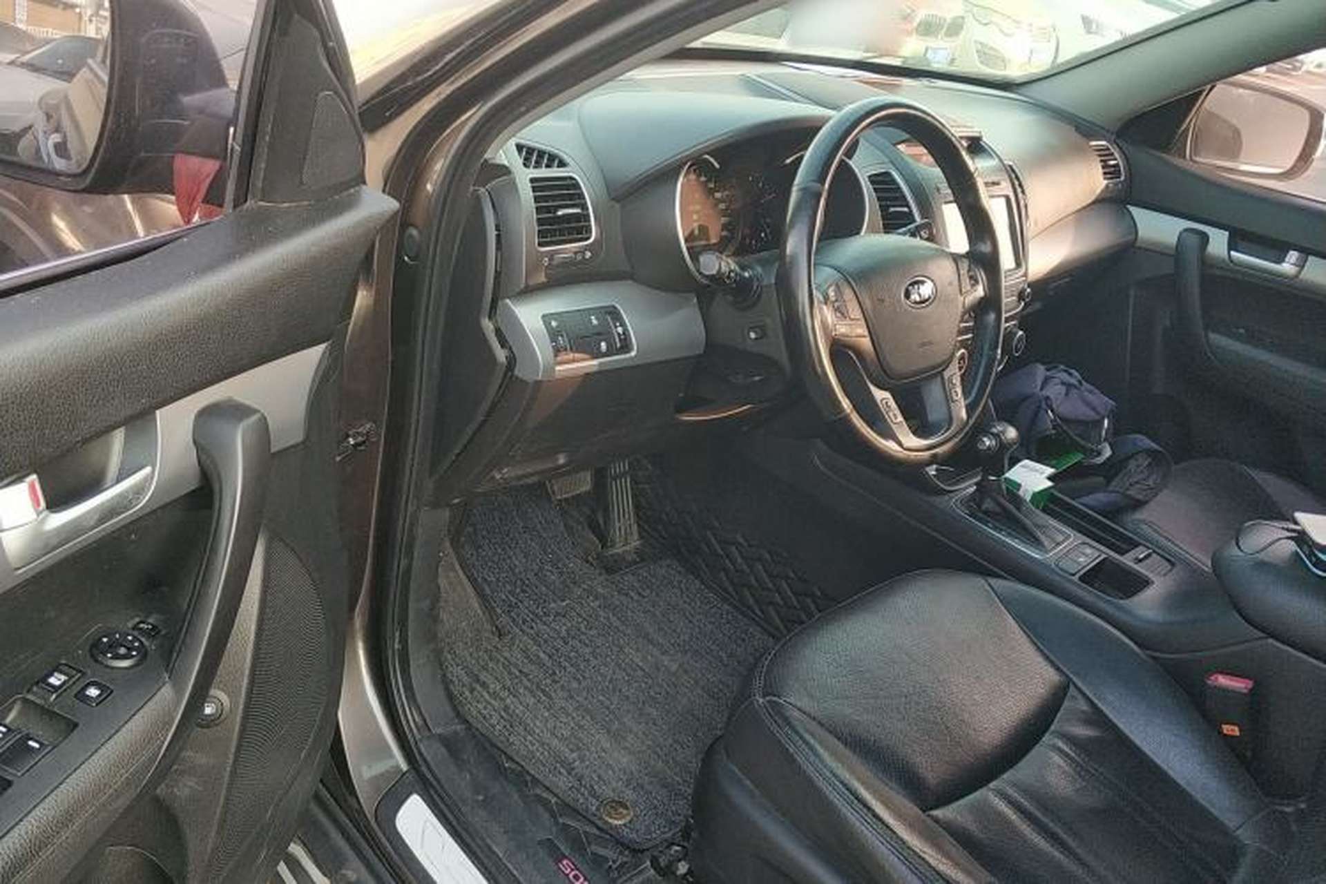 Used Kia Sorento 2013 2.2T 5-Seater Diesel Luxury Edition Interior 3