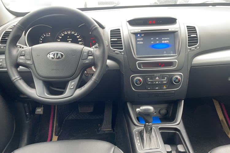 Used Kia Sorento 2013 2.4L 5-Seater Gasoline Comfort Version China IV Standard Interior 3