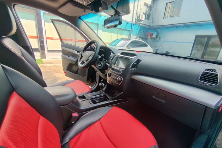 Used Kia Sorento 2013 2.4L 7-Seater Gasoline Comfort Version China IV Standard Interior 4