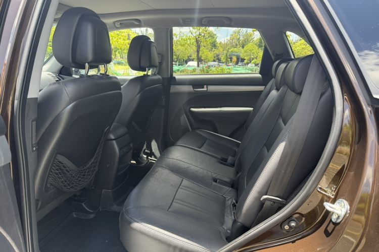 Used Kia Sorento 2013 2.2T 7-seat Diesel Luxury Edition Interior 4