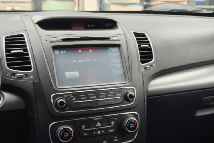 Used Kia Sorento 2013 2.2T 5-Seater Diesel Luxury Edition Interior 5