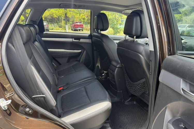 Used Kia Sorento 2013 2.2T 7-seat Diesel Luxury Edition Interior 6