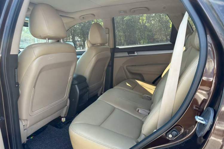 Used Kia Sorento 2013 2.2T 7-seat Diesel Comfort Edition Interior 6