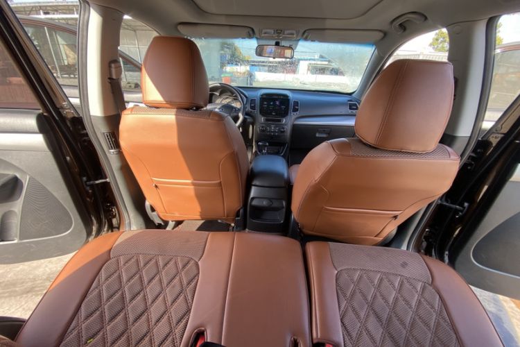 Used Kia Sorento 2013 2.4L 7-seat Gasoline Comfort Edition Interior 7