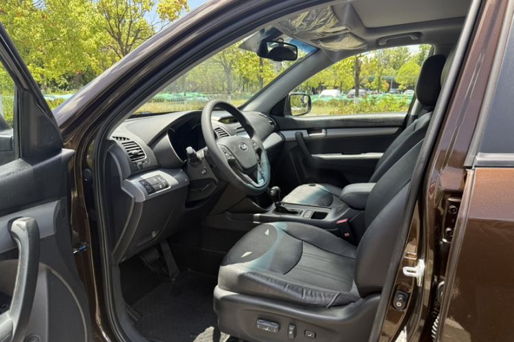 Used Kia Sorento 2013 2.2T 7-seat Diesel Luxury Edition Left Front Seat
