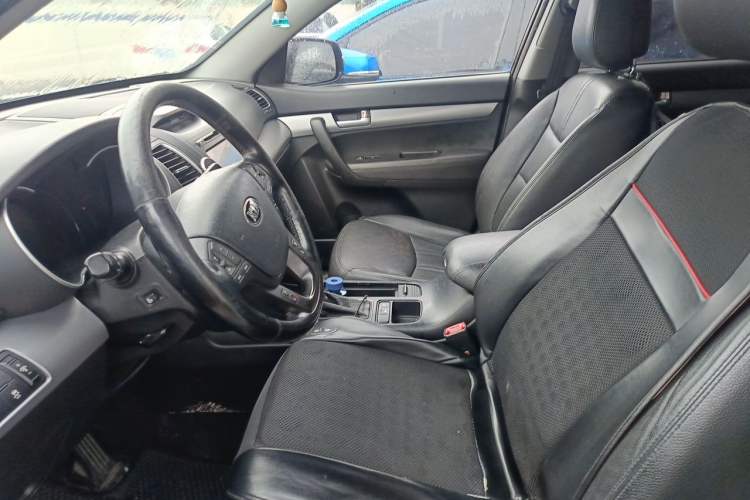 Used Kia Sorento 2013 2.2T 7-Seater Diesel Supreme Edition Left Front Seat