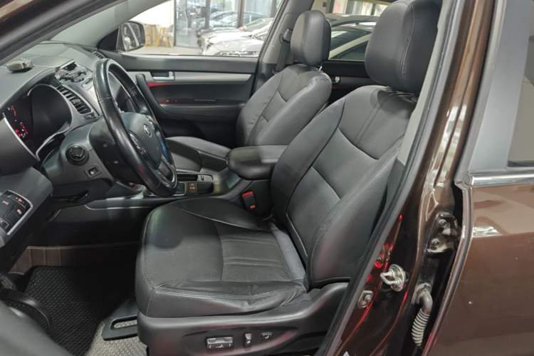 Used Kia Sorento 2013 2.4L 5-seat Gasoline Luxury Edition Left Front Seat