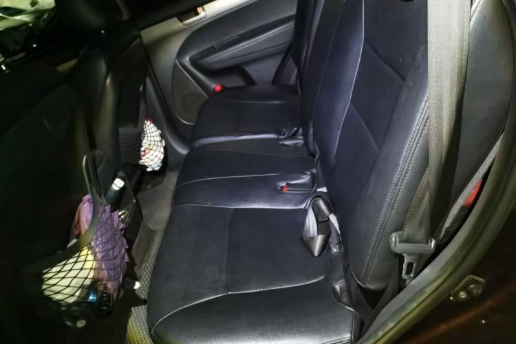 Used Kia Sorento 2013 2.4L 7-seat Gasoline Comfort Edition Left Rear Seat