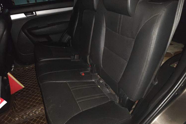 Used Kia Sorento 2013 2.4L 7-seat Gasoline Luxury Edition Left Rear Seat