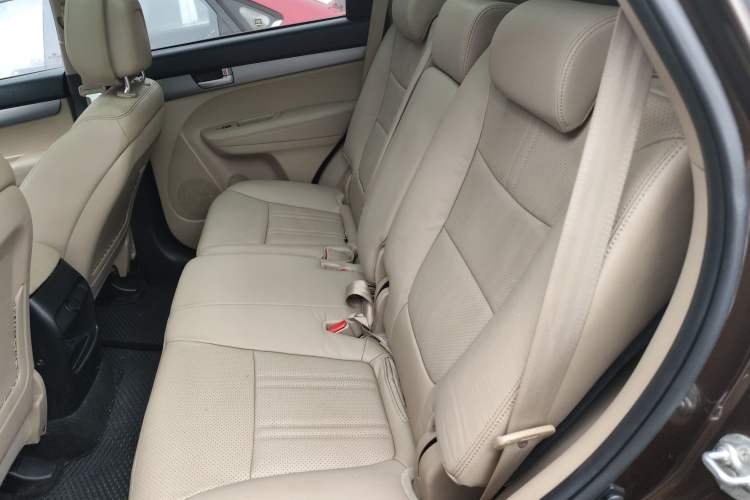 Used Kia Sorento 2013 2.4L 7-Seater Gasoline Luxury Version China IV Standard Left Rear Seat