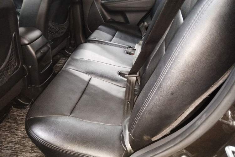 Used Kia Sorento 2013 2.2T 7-seat Diesel Comfort Edition Left Rear Seat