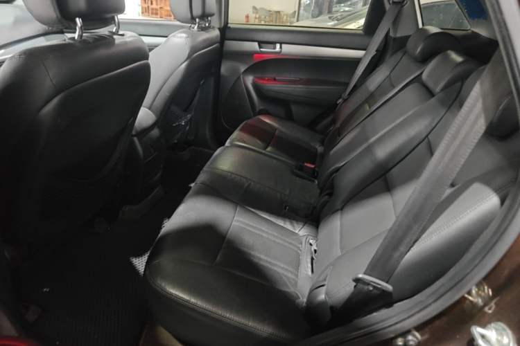 Used Kia Sorento 2013 2.4L 5-seat Gasoline Luxury Edition Left Rear Seat