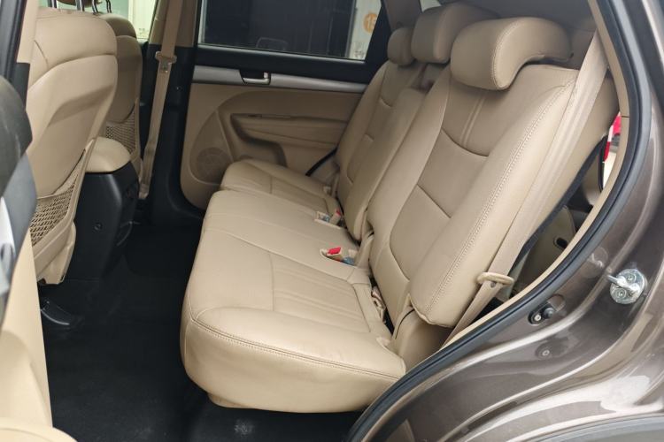 Used Kia Sorento 2013 2.4L 7-Seater Gasoline Luxury Version China IV Standard Left Rear Seat