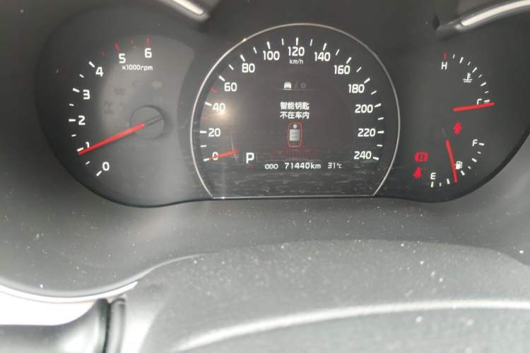 Used Kia Sorento 2013 2.2T 5-Seater Diesel Luxury Edition Odometer Close Up