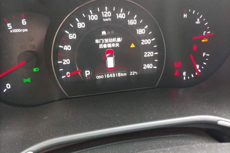 Used Kia Sorento 2013 2.2T 7-seat Diesel Luxury Edition Odometer Close Up