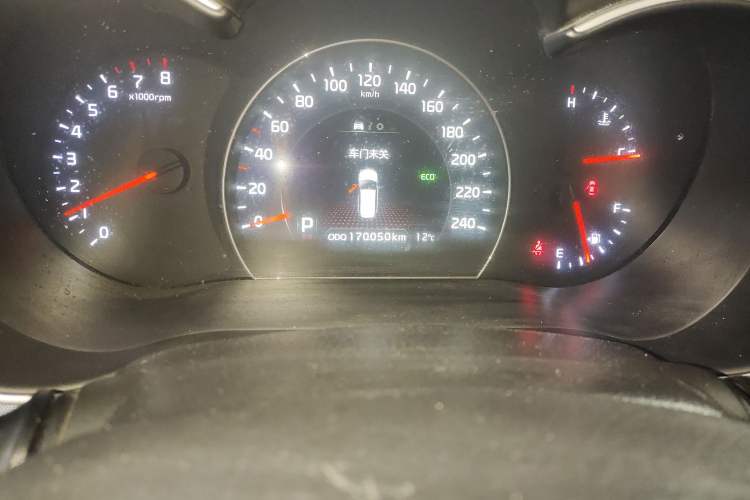 Used Kia Sorento 2013 2.4L 5-Seater Gasoline Comfort Version China IV Standard Odometer Close Up