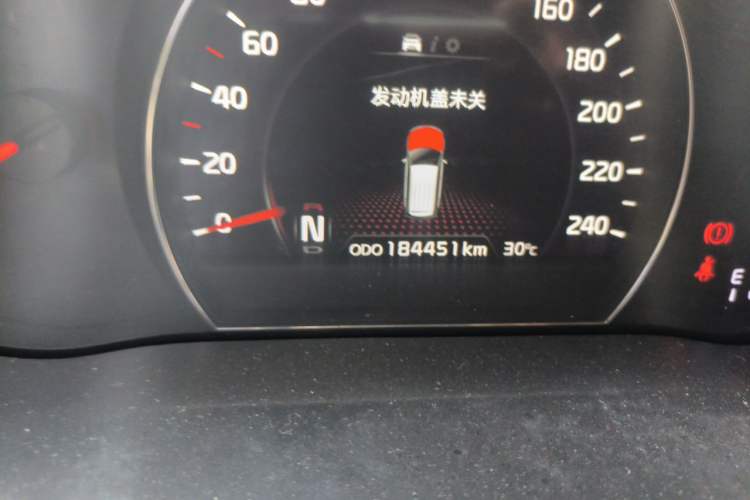 Used Kia Sorento 2013 2.4L 7-Seater Gasoline Luxury Version China IV Standard Odometer Close Up