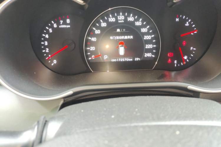 Used Kia Sorento 2013 2.4L 5-Seater Gasoline Comfort Version China IV Standard Odometer Close Up