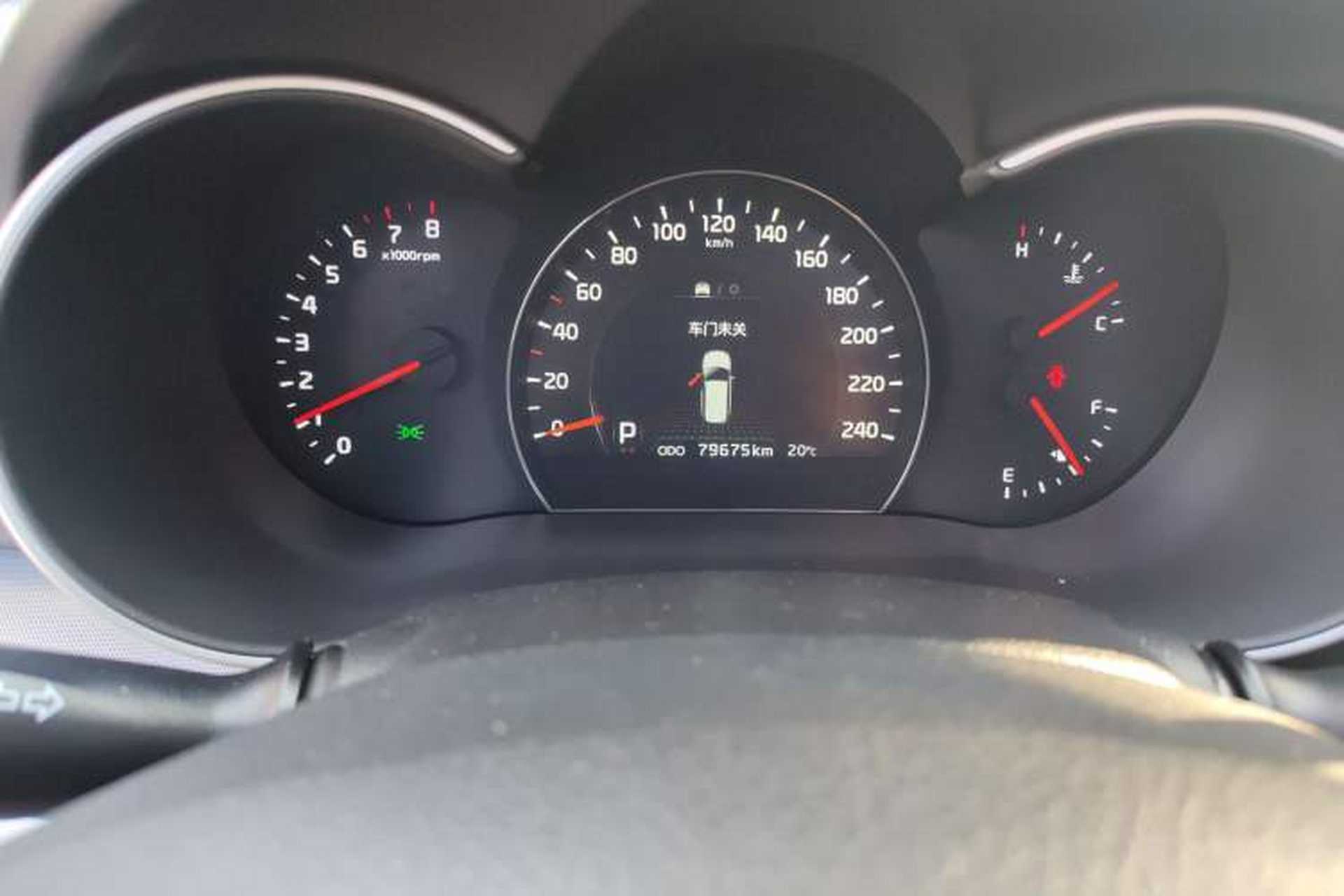 Used Kia Sorento 2013 2.4L 7-Seater Gasoline Luxury Version China IV Standard Odometer Close Up