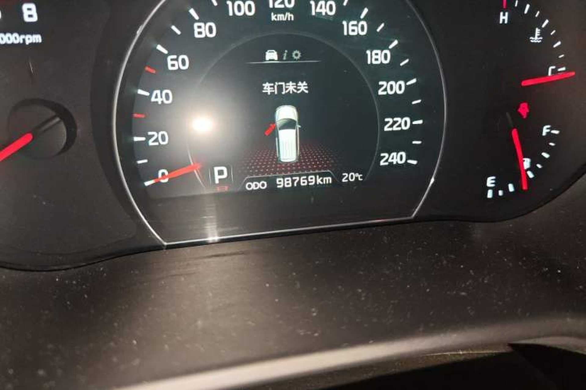 Used Kia Sorento 2013 2.4L 5-Seater Gasoline Luxury Version China V Standard Odometer Close Up