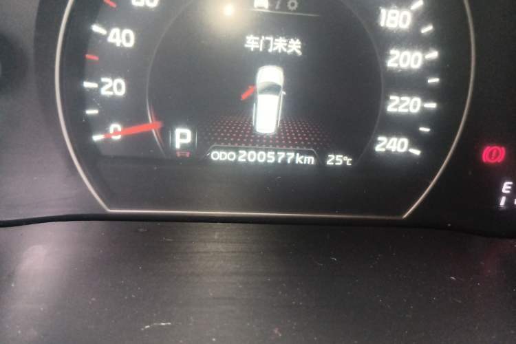 Used Kia Sorento 2013 2.2T 7-seat Diesel Luxury Edition Odometer Close Up