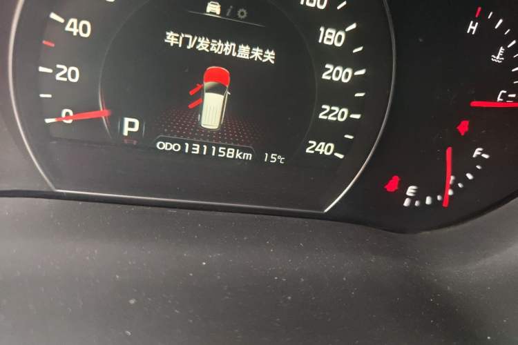 Used Kia Sorento 2013 2.4L 5-Seater Gasoline Comfort Version China IV Standard Odometer Close Up