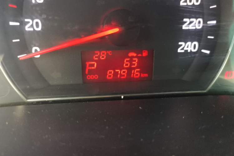 Used Kia Sorento 2013 2.2T 5-Seater Diesel Comfort Edition Odometer Close Up