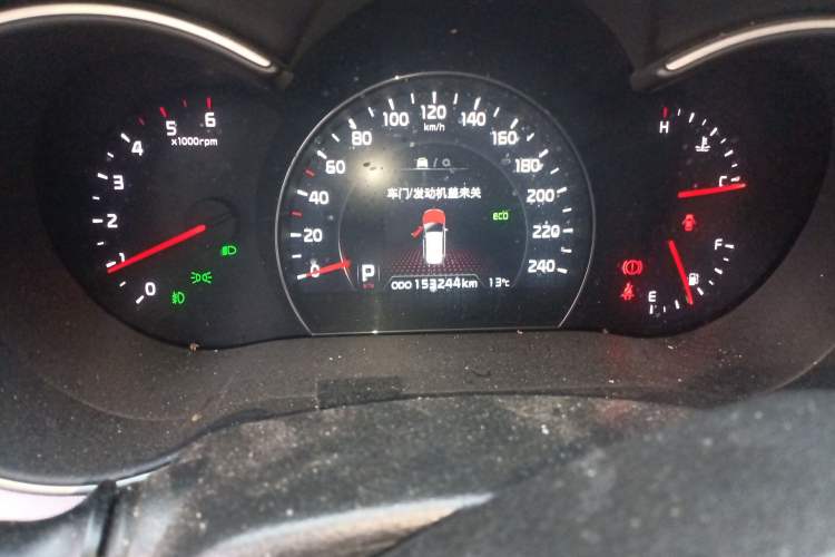Used Kia Sorento 2013 2.2T 7-seat Diesel Luxury Edition Odometer Close Up