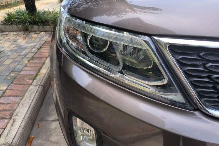 Used Kia Sorento 2013 2.4L 7-Seater Gasoline Luxury Version China IV Standard Right Front Headlight