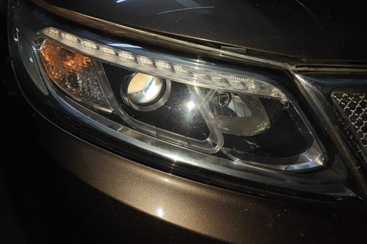 Used Kia Sorento 2013 2.2T 7-seat Diesel Luxury Edition Right Front Headlight