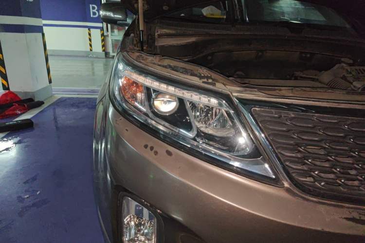 Used Kia Sorento 2013 2.4L 7-seat Gasoline Luxury Edition Right Front Headlight