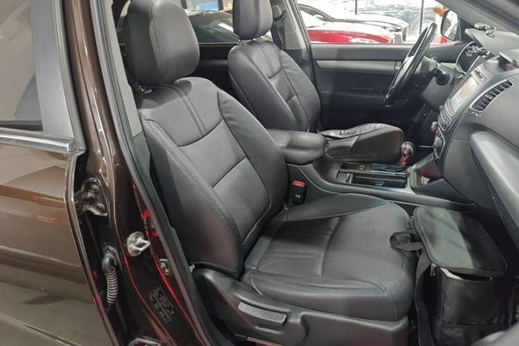 Used Kia Sorento 2013 2.4L 5-seat Gasoline Luxury Edition Right Front Seat