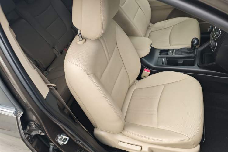 Used Kia Sorento 2013 2.4L 7-Seater Gasoline Luxury Version China IV Standard Right Front Seat