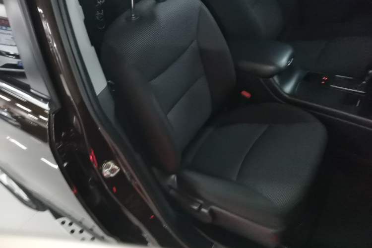 Used Kia Sorento 2013 2.2T 5-Seater Diesel Comfort Edition Right Front Seat
