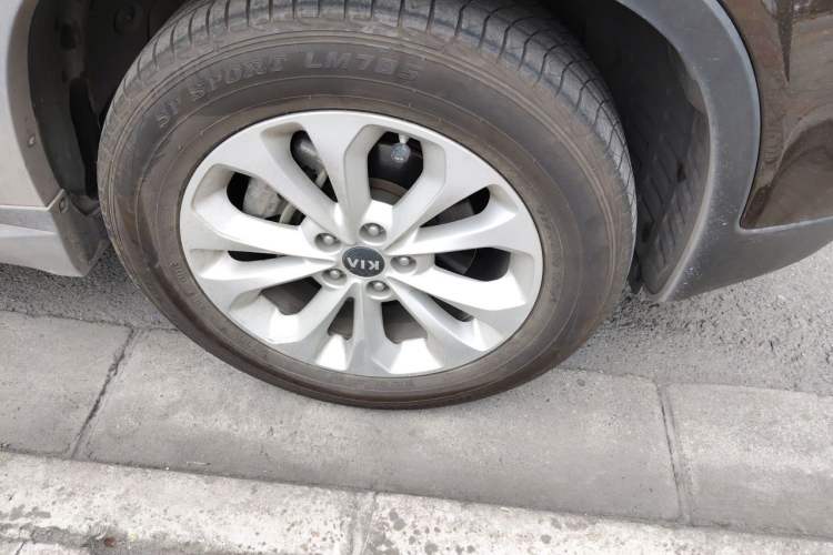 Used Kia Sorento 2013 2.2T 5-Seater Diesel Luxury Edition Right Front Wheel Hub