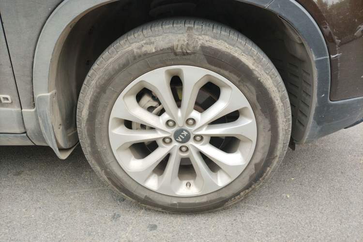 Used Kia Sorento 2013 2.2T 7-seat Diesel Luxury Edition Right Front Wheel Hub