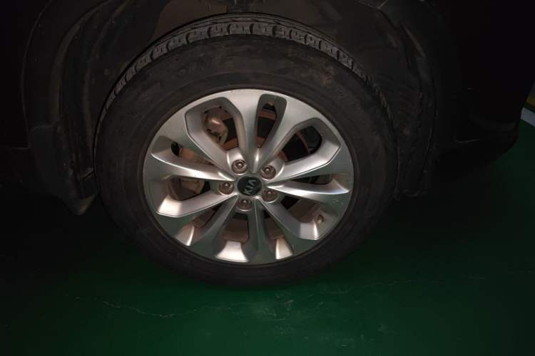 Used Kia Sorento 2013 2.2T 7-seat Diesel Luxury Edition Right Front Wheel Hub